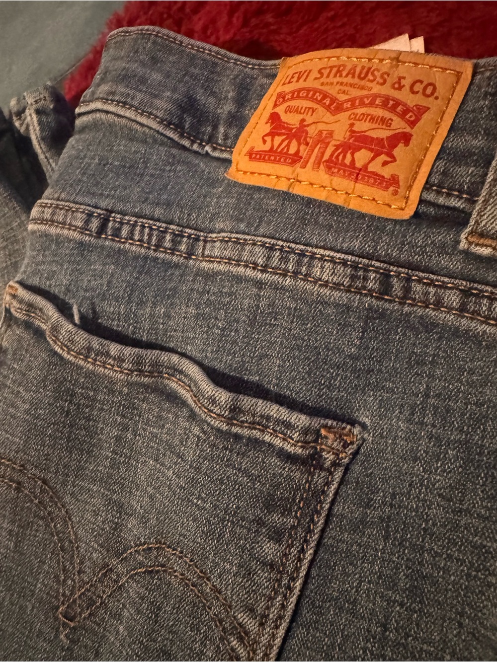 Levi's women’s classic crop Jeans with Tan Leather Patch
